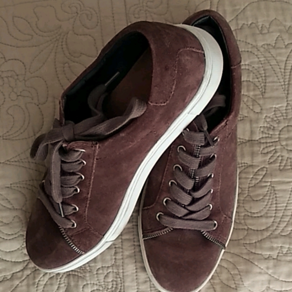 Frye & Co suede leather sneakers. Size 9